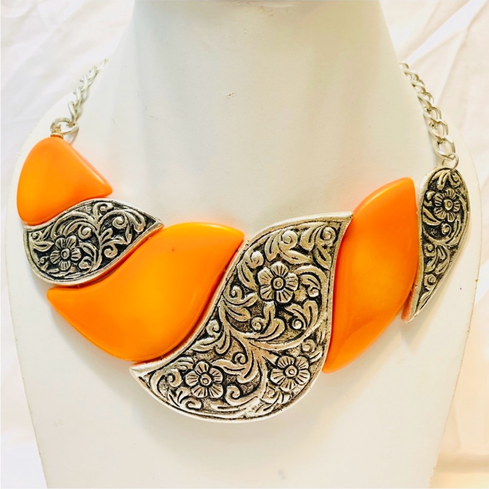 Resin Amber choker necklace